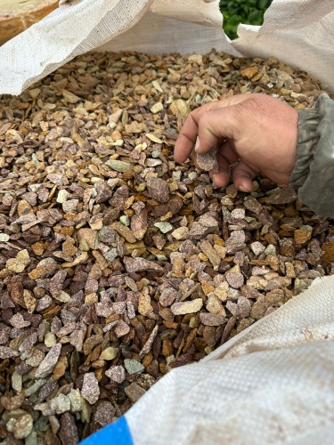 Златолит персиковый декоративная каменная крошка купить в Кудымкаре