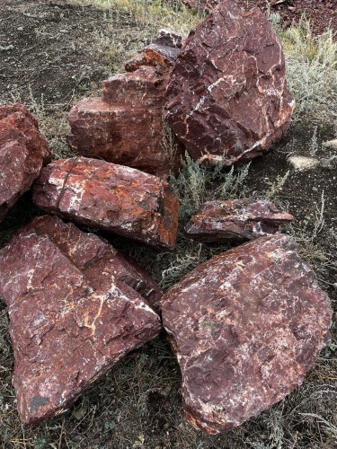 Камни для ландшафтного дизайна красно-фиолетовые 10-60 килограмм купить в Кудымкаре