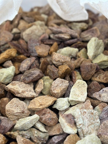 Златолит персиковый декоративная каменная крошка купить в Кудымкаре