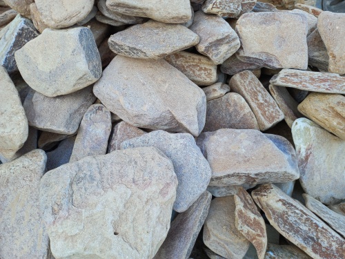 Златолит жёлтый, жёлто-зелёный глыбки и валуны для ланшафтного дизайна купить в Кудымкаре