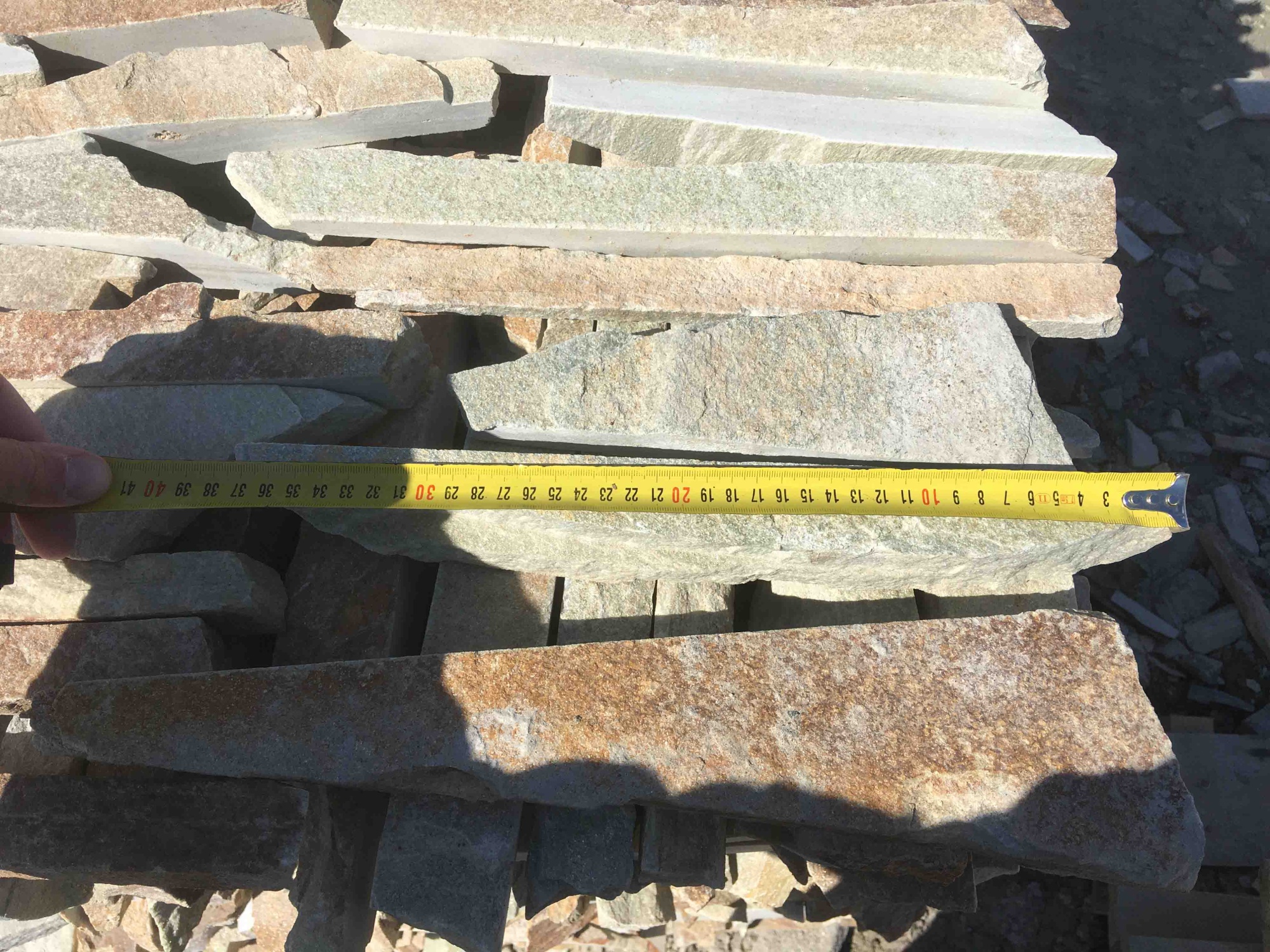 Горбушка златолит золотистый для облицовки купить в Кудымкаре