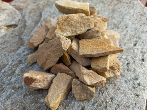 Златолит жёлтый декоративная каменная крошка купить в Кудымкаре