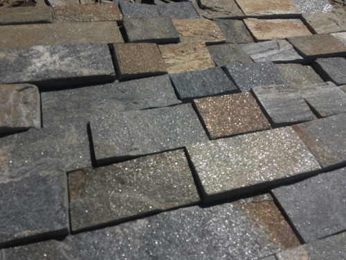 Плитка пилёная златолит Уральский для цоколя, отмостки купить в Кудымкаре