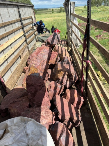 Ландшафтные глыбы красно-фиолетовые 200-1000 килограмм купить в Кудымкаре