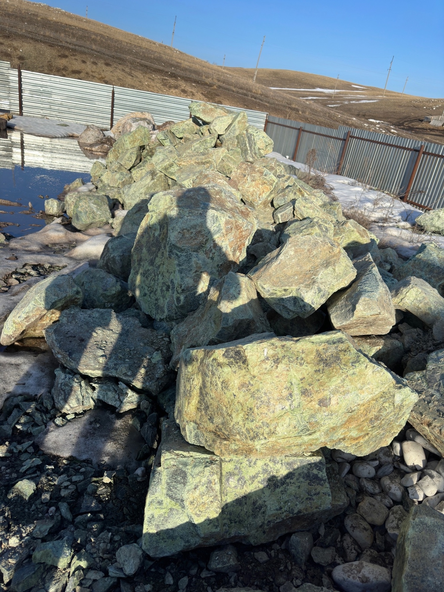 Камни для ландшафтного дизайна зелёные 10-60 килограмм купить в Кудымкаре